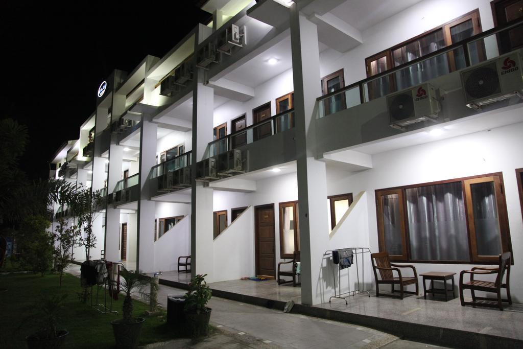 Hotel Lux Нгве-Саунг Экстерьер фото